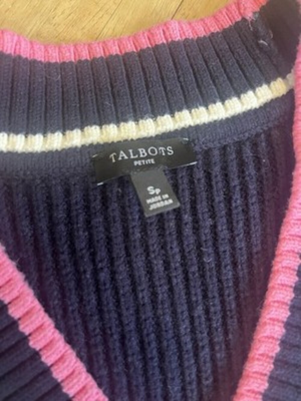 Talbots Petites SP Navy Cable-Knit V-Neck Sleeveless Sweater Vest Pink Trim - Picture 2 of 7